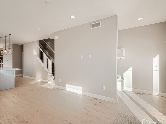 Building Photo - 3434 Garfield