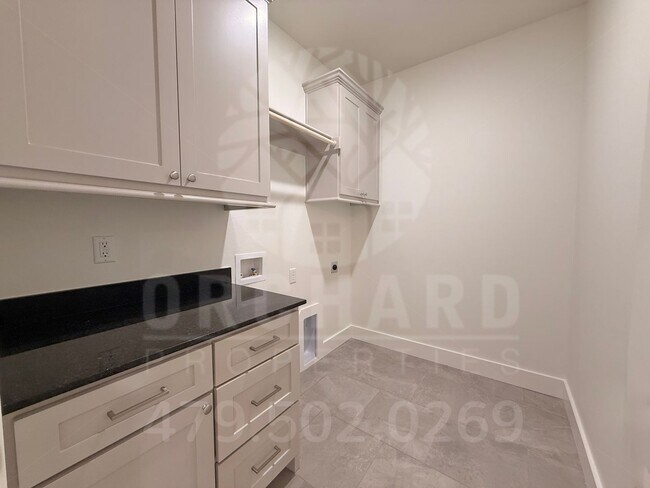 Building Photo - 15 Lochgilphead Ln