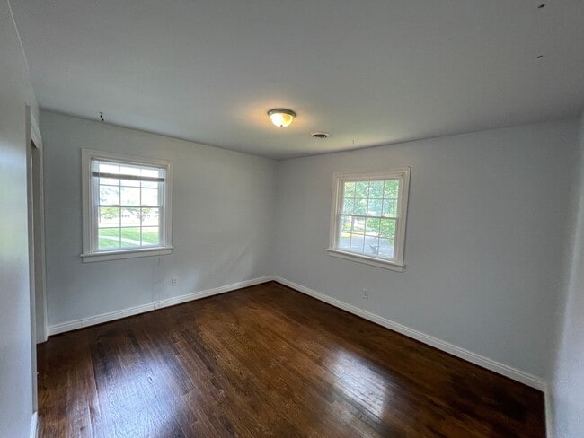 Building Photo - 3600 Ghent Dr