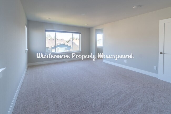 Building Photo - Stunning and spacious 5 bed in McCormick Village!