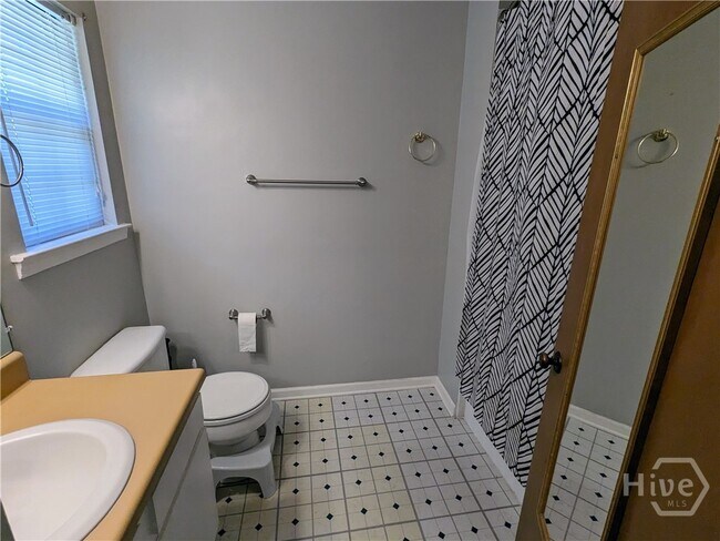Building Photo - 908 Millstream Ct