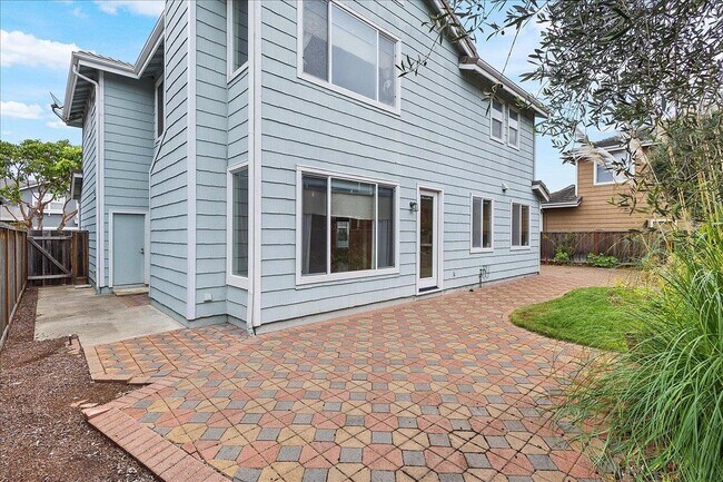 Building Photo - 16 Smith Ct