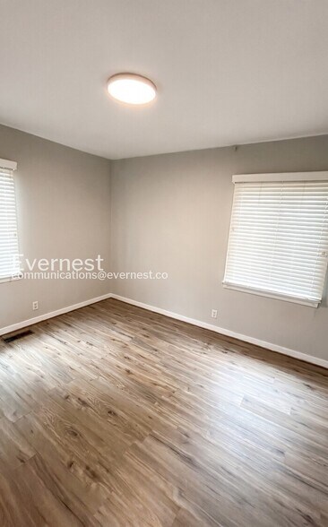 Building Photo - 425 87th St S