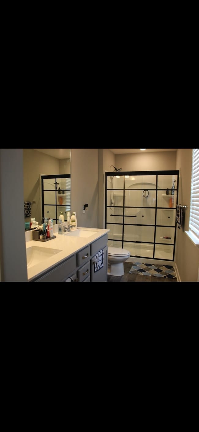 Building Photo - 11624 Pineridge Way N