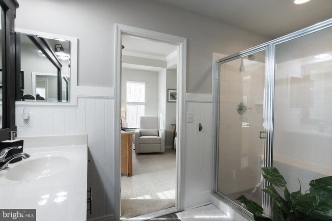 Building Photo - 111 Notions Ct