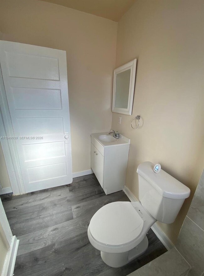 Building Photo - 1011 SW 5th St