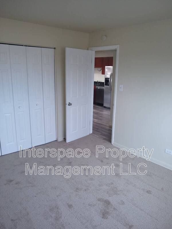 Building Photo - 9957 S Cicero Ave