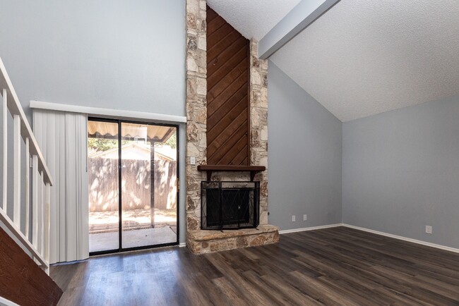 Building Photo - Charming 2BR Home in Serene San Antonio Ne...