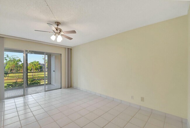 Building Photo - 3810 Via Poinciana