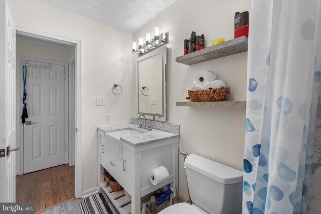 Building Photo - 4254 Mockingbird Cir