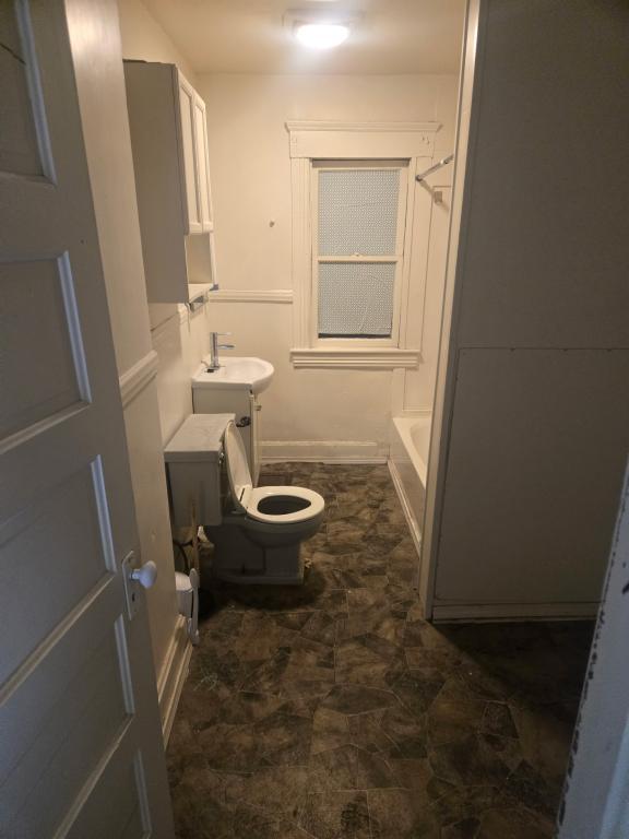 Building Photo - 508 S Blackhawk Ave