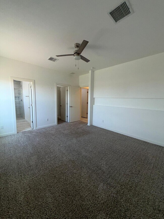 Building Photo - 14816 John McNeely Ave