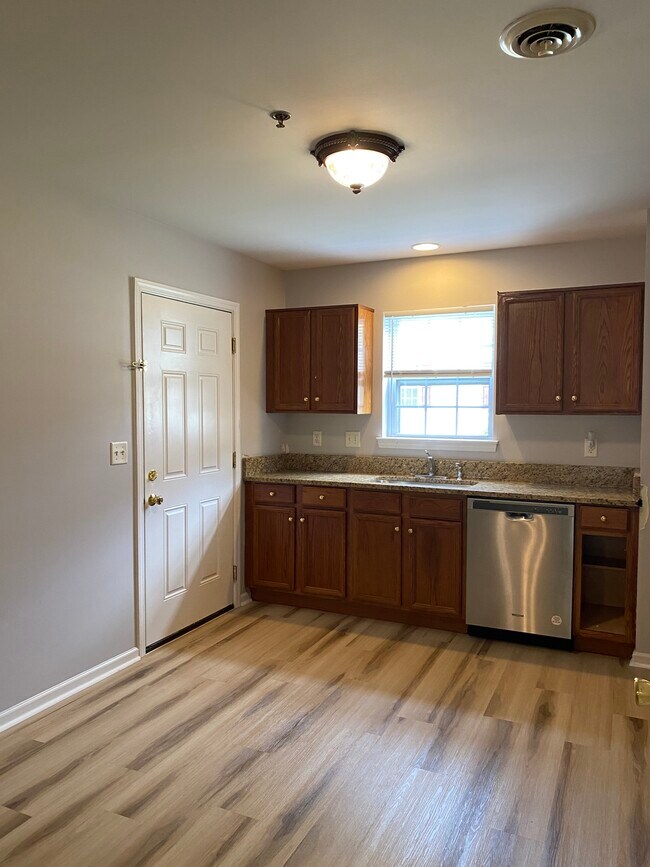 Building Photo - 186 Christine Dr