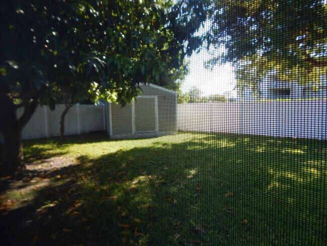Building Photo - 8301 Wilton Dr
