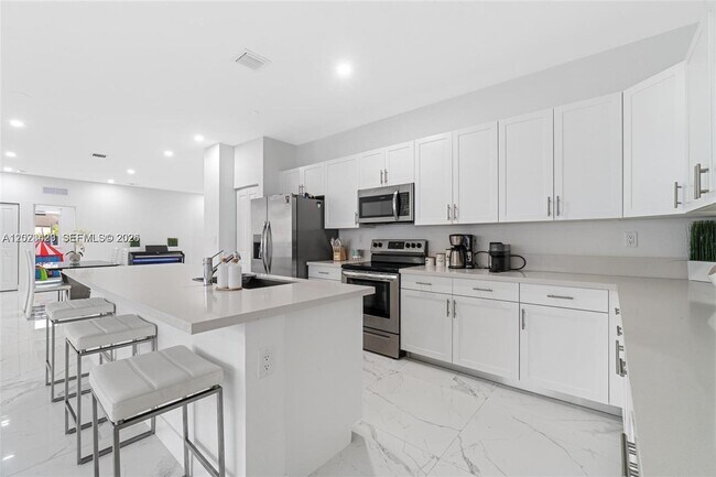 Building Photo - 13305 SW 190th Terrace