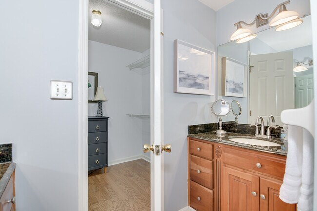 Building Photo - 2504 Pinebluff Ct