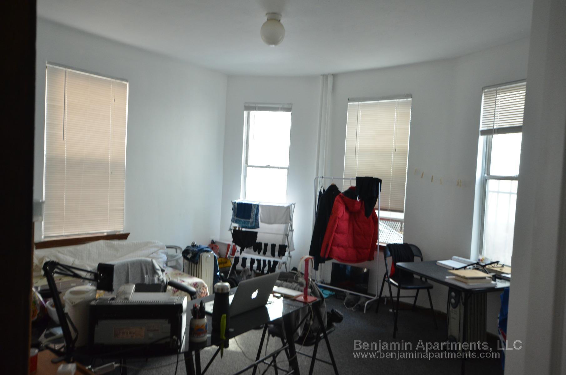 Building Photo - 10 Parker Hill Ave