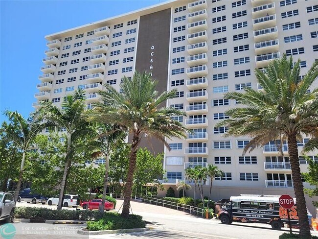 Building Photo - 133 N Pompano Beach Blvd