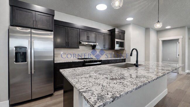 Building Photo - Brand New Duplex in Meridian!