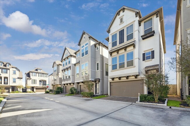 Building Photo - 10709 Madden Oaks Pl