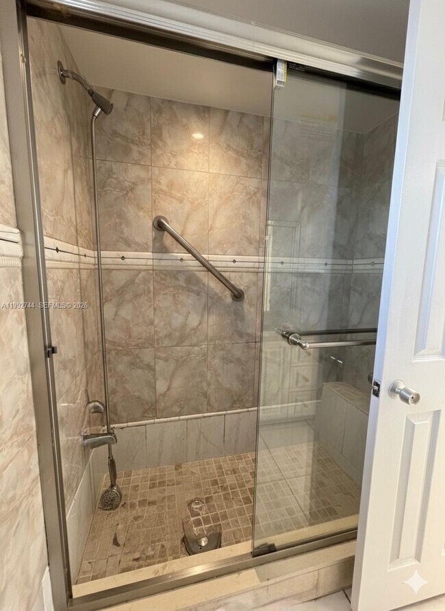 Building Photo - 19051 NE 2nd Ave