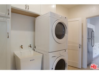 Building Photo - 8434 Blackburn Ave