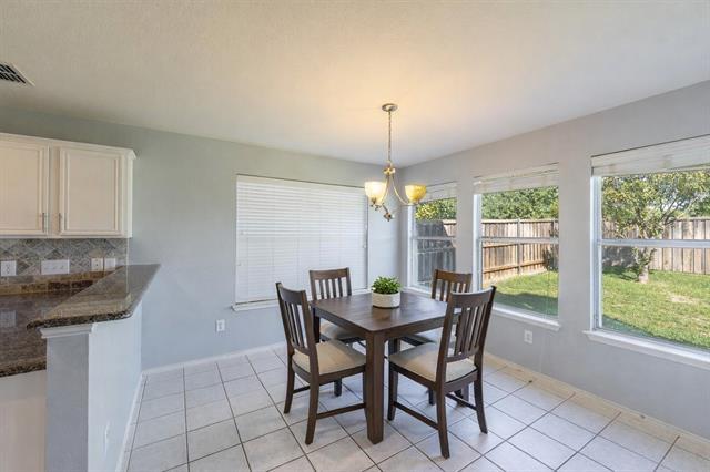 Building Photo - 9200 Warren Dr