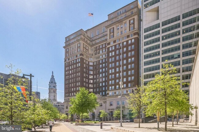 Building Photo - 1600-18 Arch St