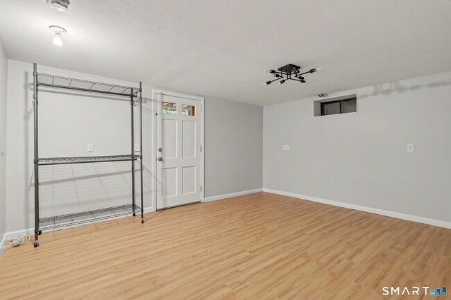 Building Photo - 115 Forestview Rd