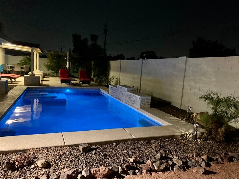 Building Photo - 1207 E Loyola Dr