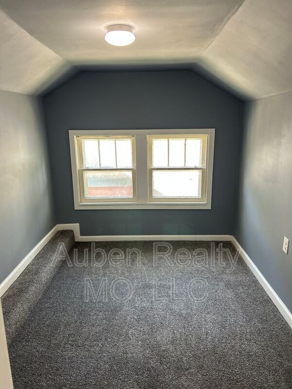 Building Photo - 5514 Harrison St