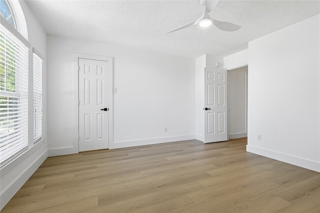 Building Photo - 1135 Eden Park Ln