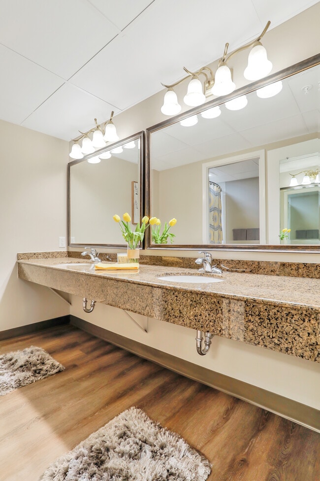 Building Photo - 1718 Underpass Way