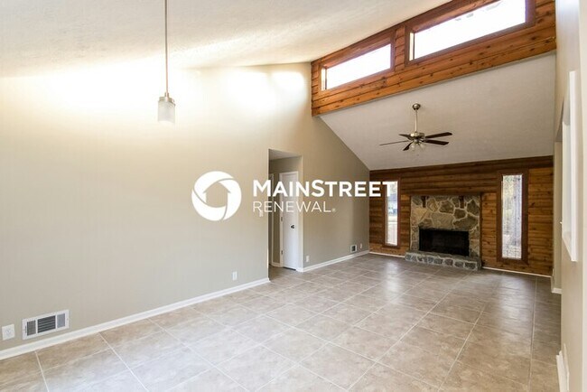 Building Photo - 3 Bedroom Pet-Friendly Home in Lithonia, GA with Main Street Renewal