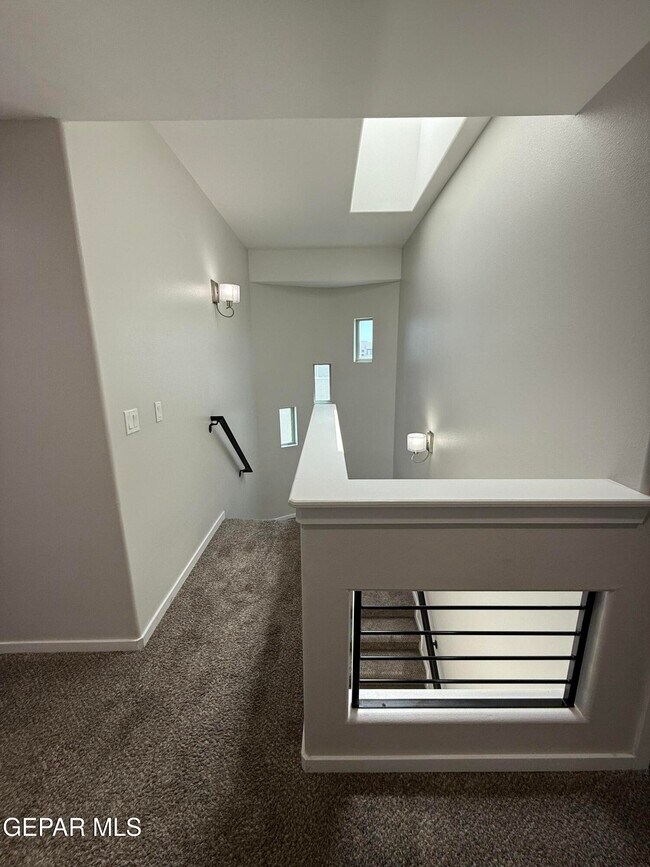 Building Photo - 804 Blingwood