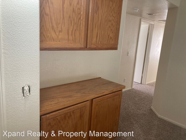 Building Photo - 4 br, 2 bath House - 1904 Cedar Bluffs Way