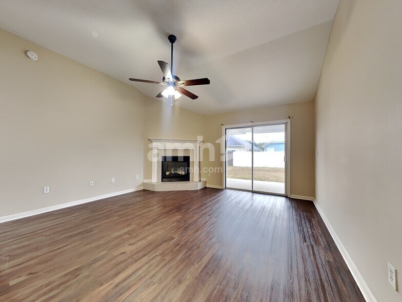 Building Photo - 8227 Stelling Dr