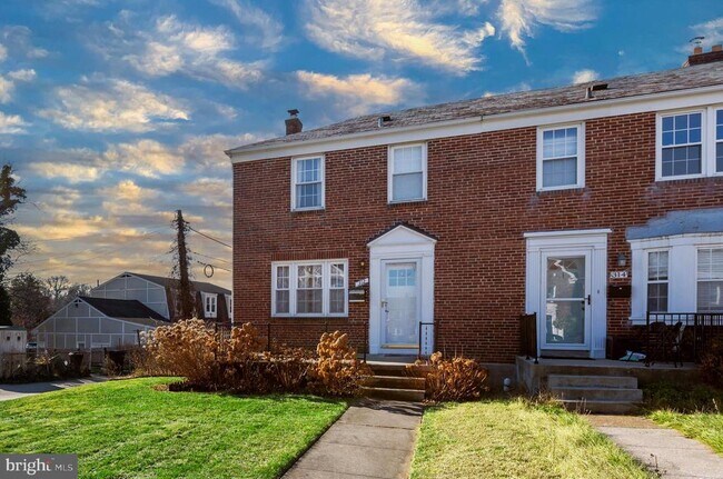 Building Photo - 312 Small Ct