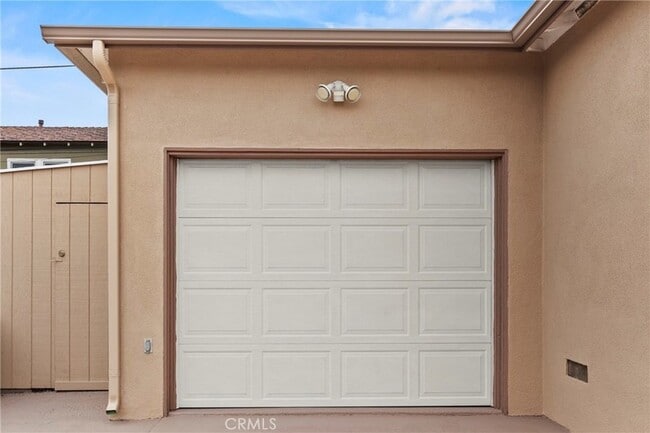 Building Photo - 126 Capistrano Ave