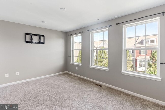Building Photo - 43767 Winterberry Wy