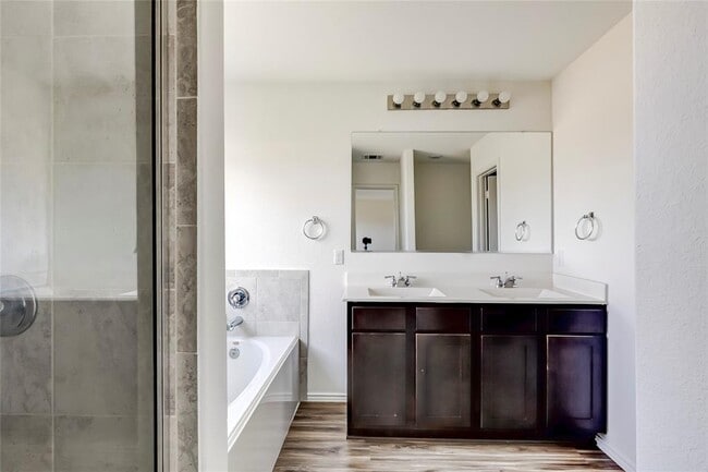 Building Photo - 545 Greatest Gift Wy