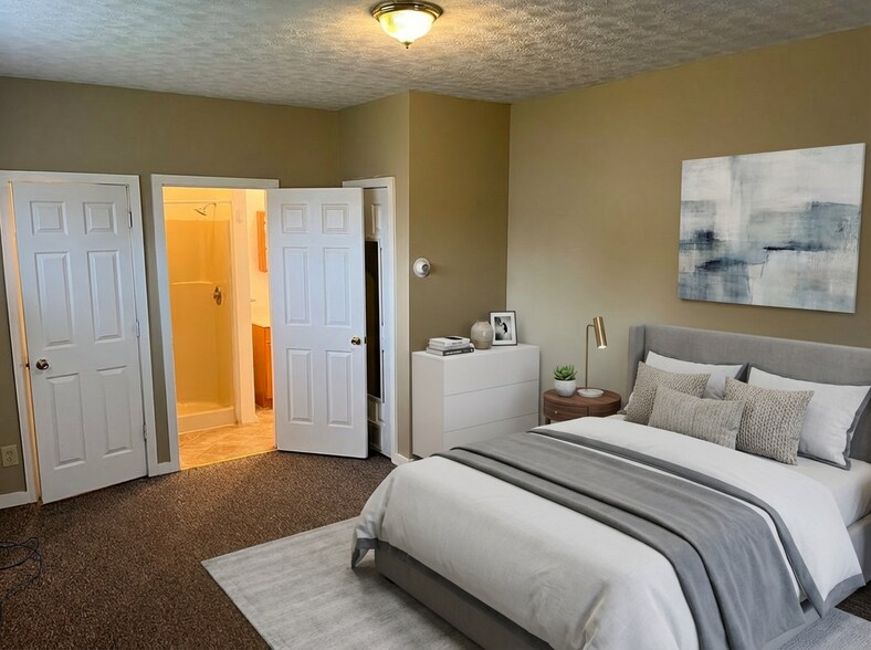 Building Photo - 1420 W University Ave