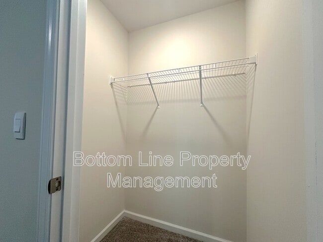 Building Photo - 2129 Allium Dr