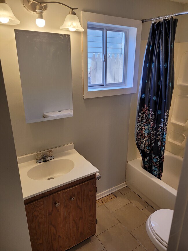 Building Photo - 1809 Galilee Ave