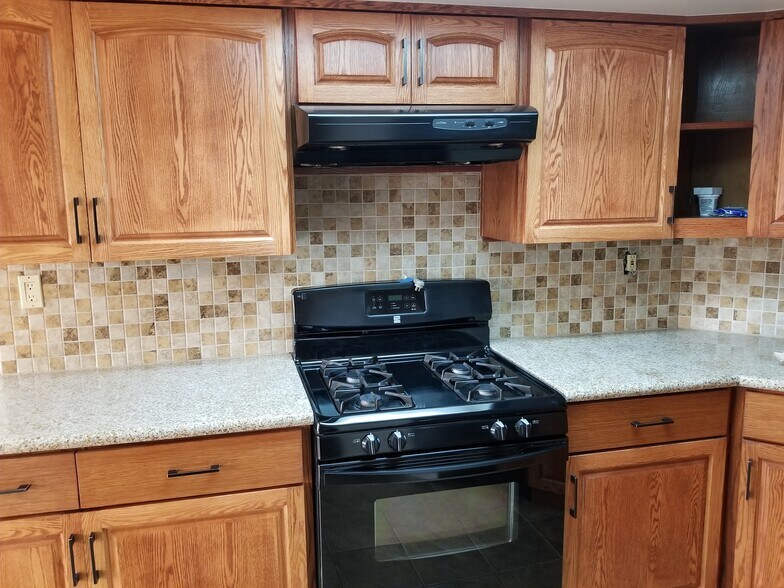 Primary Photo - 426 N Maryland Ave