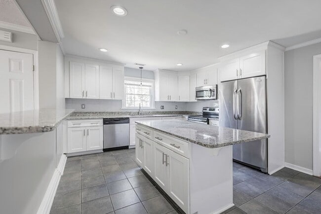 Building Photo - Beautiful Home Near Pony Pasture!