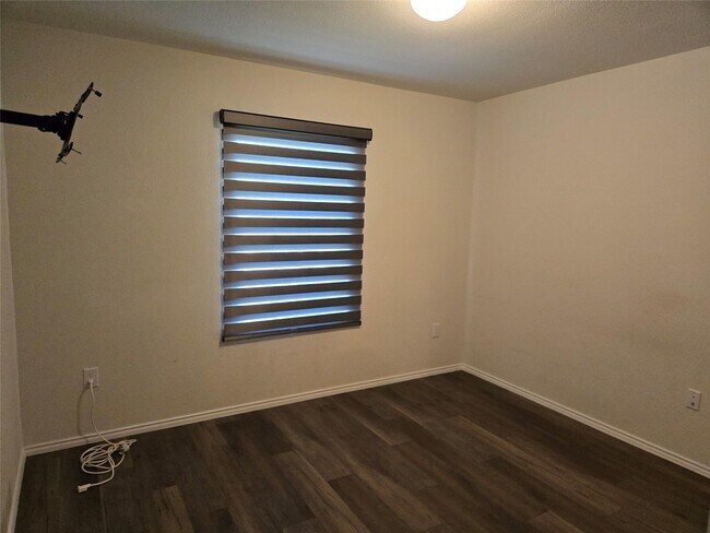 Building Photo - 1126 Ainsley Ln