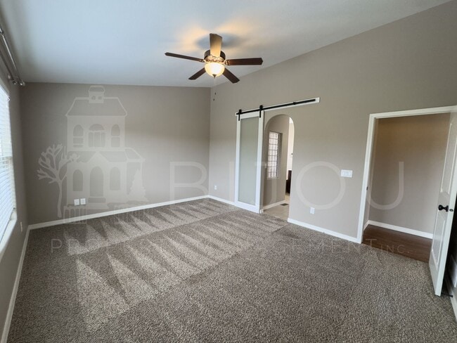 Building Photo - Large Well-Maintained Peyton Home
