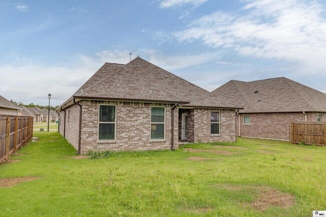 Building Photo - 141 Dutchman Dr