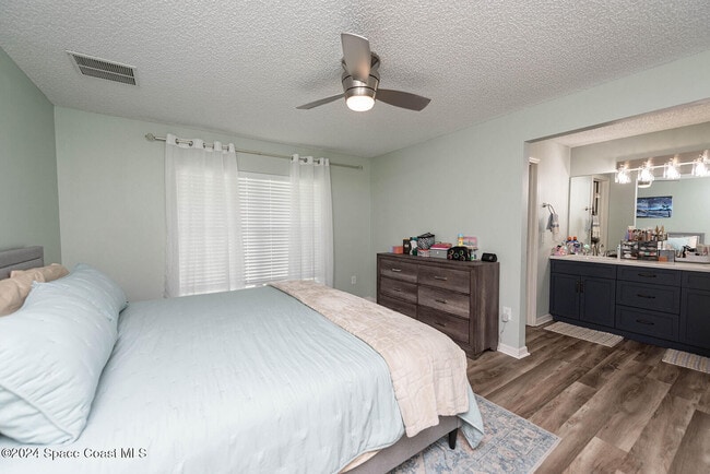 Building Photo - 721 Taluga Ave SE